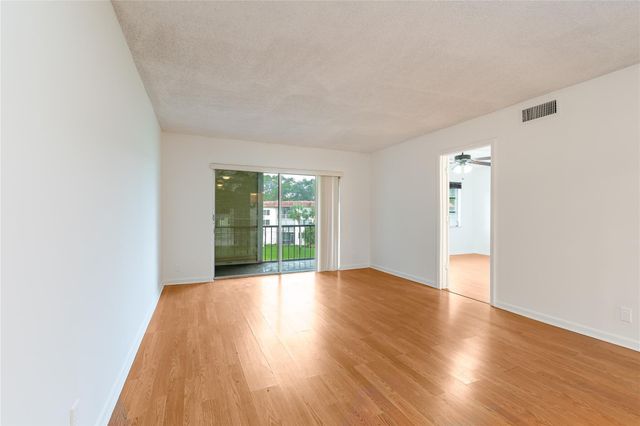 8940 S Hollybrook Blvd 307, Pembroke Pines, FL 33025