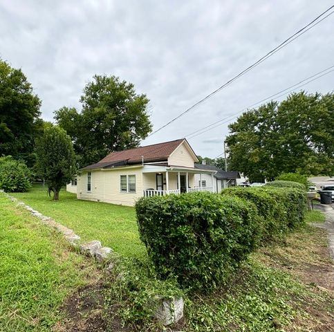 107 E 13th St, Columbia, TN 38401