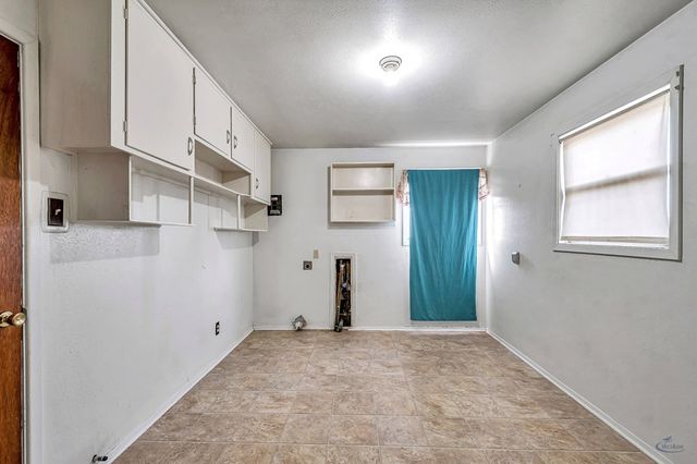 104 Waverly Dr, Midland, TX 79703