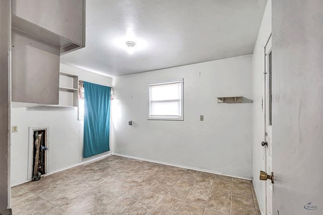 104 Waverly Dr, Midland, TX 79703