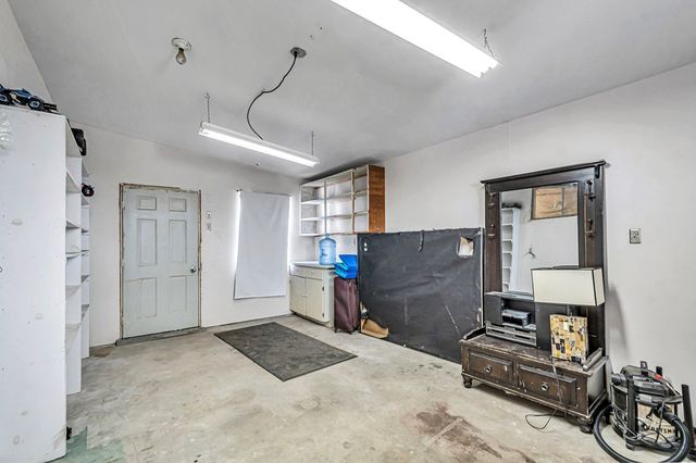 104 Waverly Dr, Midland, TX 79703