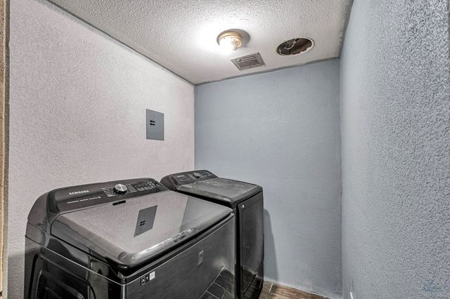 104 Waverly Dr, Midland, TX 79703