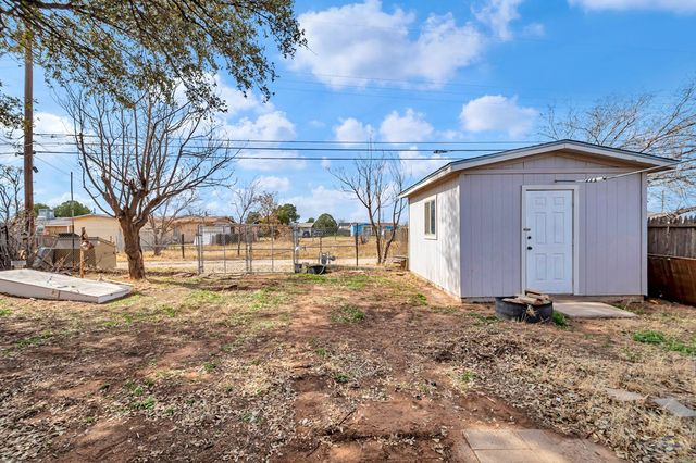 104 Waverly Dr, Midland, TX 79703