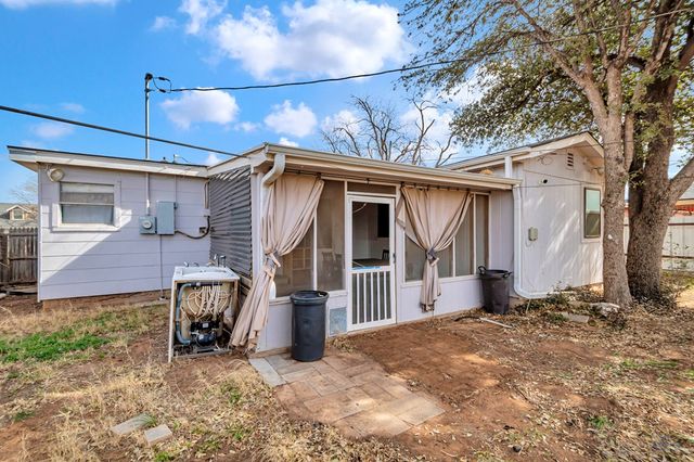 104 Waverly Dr, Midland, TX 79703