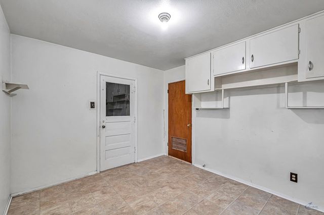 104 Waverly Dr, Midland, TX 79703