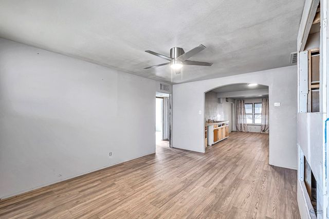 104 Waverly Dr, Midland, TX 79703