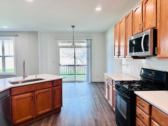 1875 N Crenshaw Circle, Vernon Hills, IL 60061