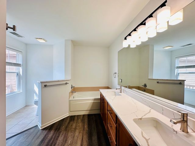 1875 N Crenshaw Circle, Vernon Hills, IL 60061