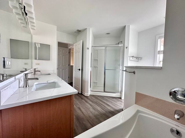 1875 N Crenshaw Circle, Vernon Hills, IL 60061
