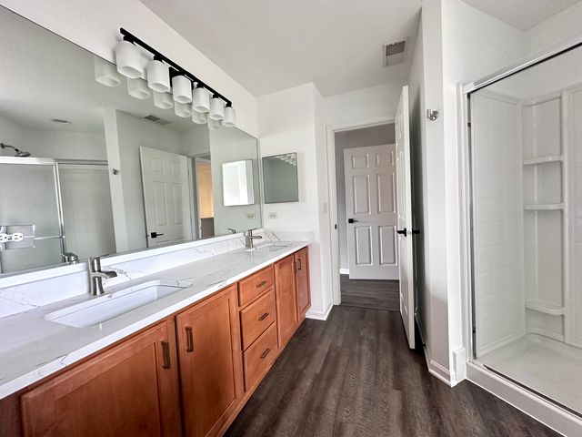 1875 N Crenshaw Circle, Vernon Hills, IL 60061