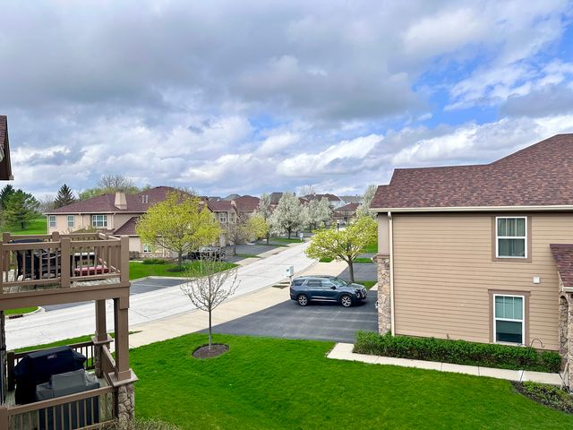 1875 N Crenshaw Circle, Vernon Hills, IL 60061
