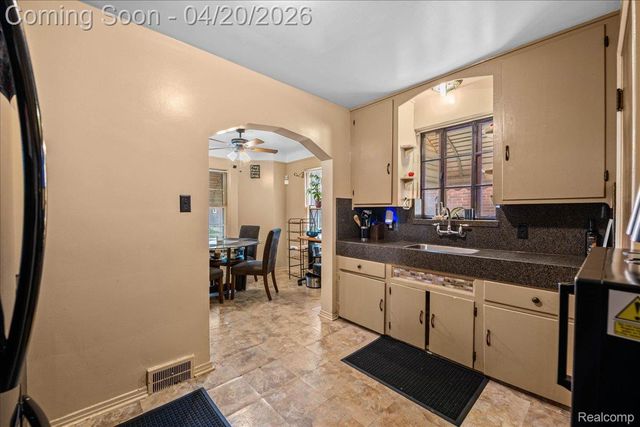 11309 Somerset Avenue, Detroit, MI 48224