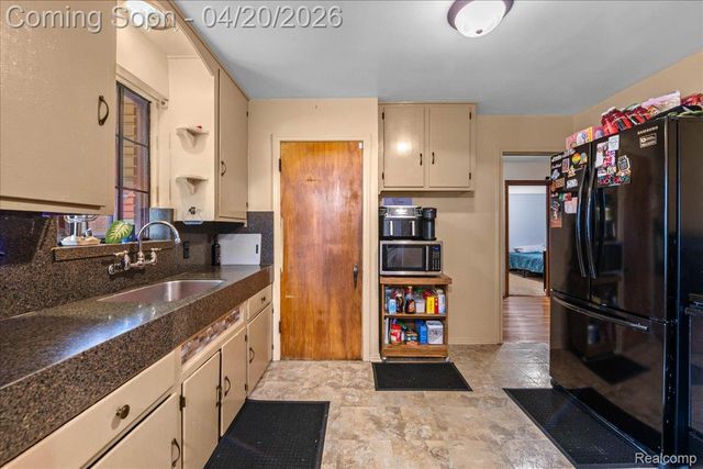 11309 Somerset Avenue, Detroit, MI 48224