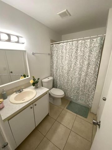 15520 SW 80th St B-208, Miami, FL 33193