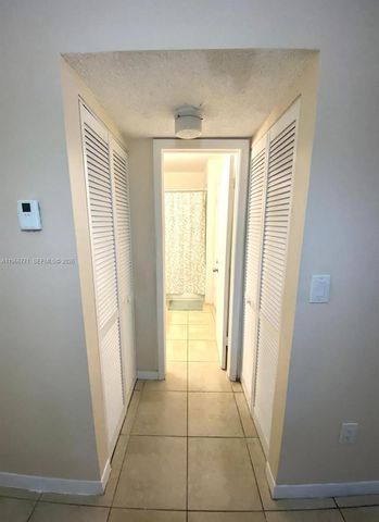 15520 SW 80th St B-208, Miami, FL 33193