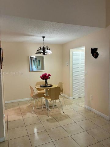 15520 SW 80th St B-208, Miami, FL 33193