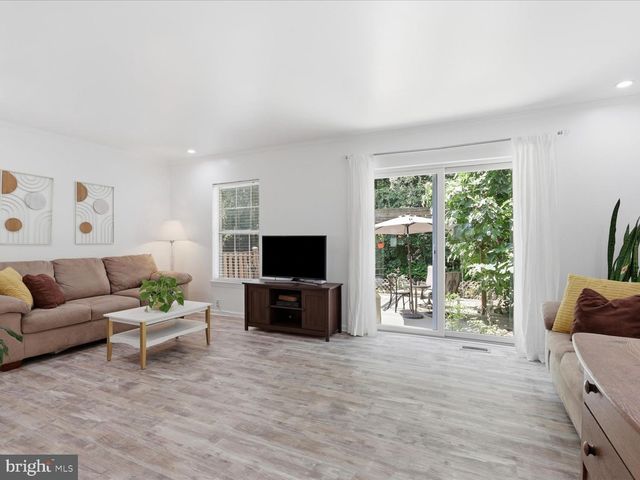 5742 BURKE TOWNE CT, Burke, VA 22015