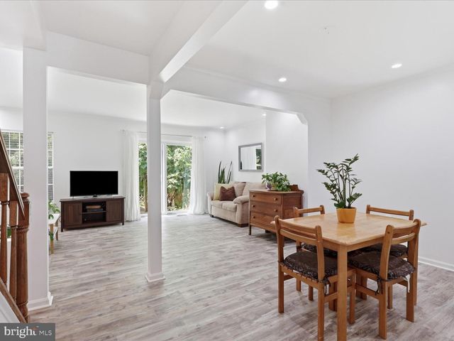 5742 BURKE TOWNE CT, Burke, VA 22015