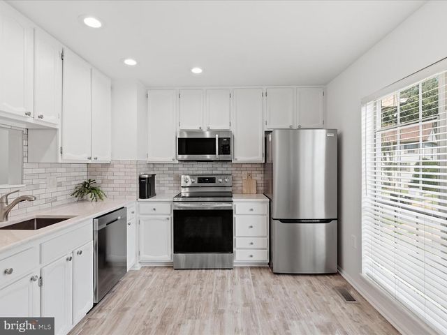 5742 BURKE TOWNE CT, Burke, VA 22015