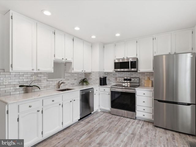 5742 BURKE TOWNE CT, Burke, VA 22015