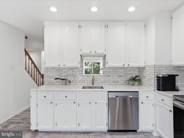 5742 BURKE TOWNE CT, Burke, VA 22015