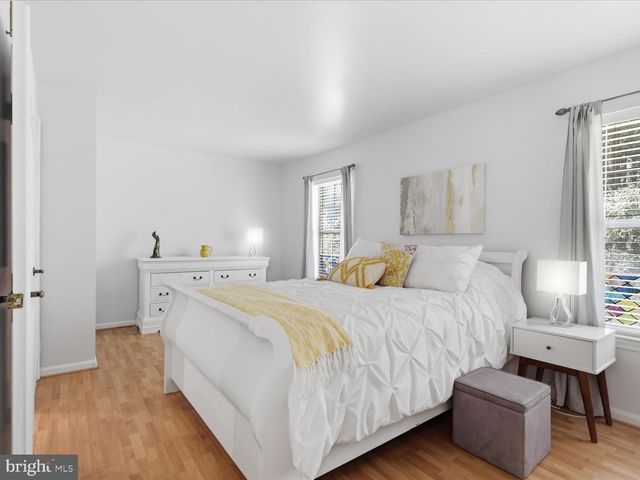 5742 BURKE TOWNE CT, Burke, VA 22015