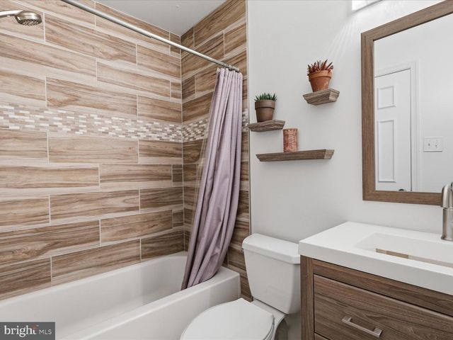 5742 BURKE TOWNE CT, Burke, VA 22015
