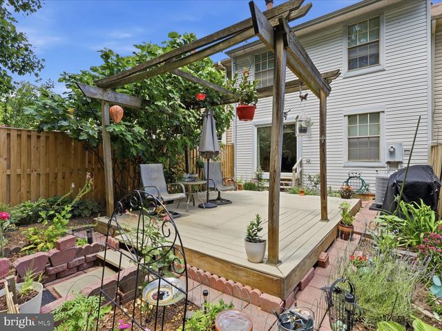 5742 BURKE TOWNE CT, Burke, VA 22015