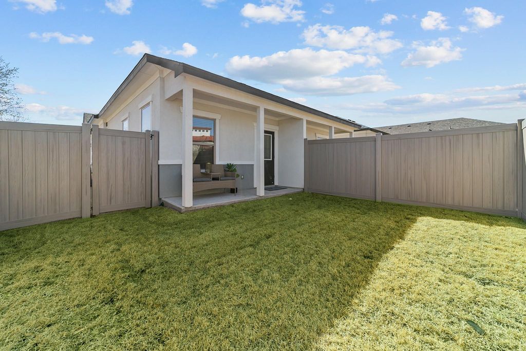 865 Limmer LOOP 161, Hutto, TX 78634