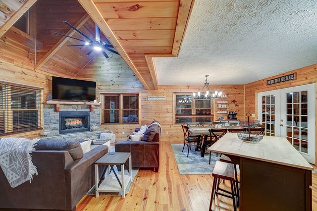 46 Pelican Drive, Ellijay, GA 30540