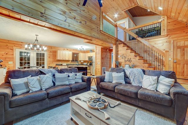 46 Pelican Drive, Ellijay, GA 30540