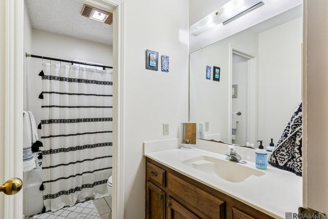 1928 E Eagle St, Zachary, LA 70791