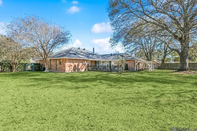 1928 E Eagle St, Zachary, LA 70791