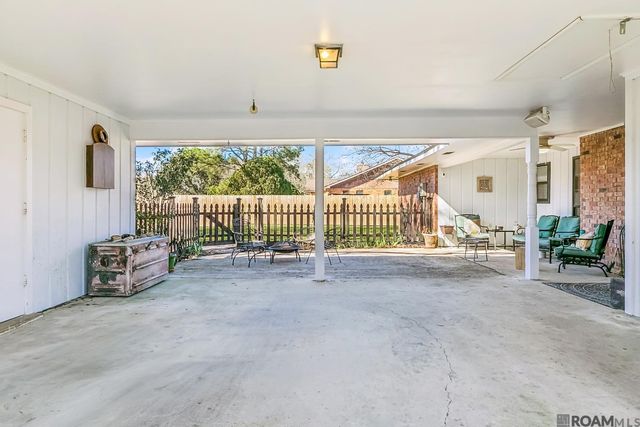 1928 E Eagle St, Zachary, LA 70791