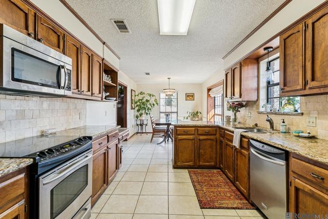 1928 E Eagle St, Zachary, LA 70791