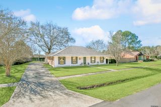 1928 E Eagle St, Zachary, LA 70791