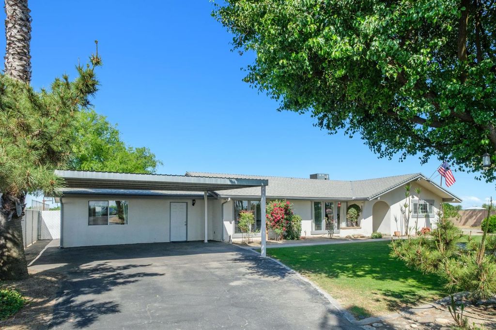 Image 1 of property listing at 8519 S Orange Avenue, Fresno, CA 93725