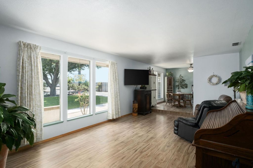 Image 10 of property listing at 8519 S Orange Avenue, Fresno, CA 93725
