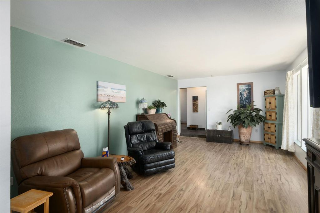 Image 11 of property listing at 8519 S Orange Avenue, Fresno, CA 93725