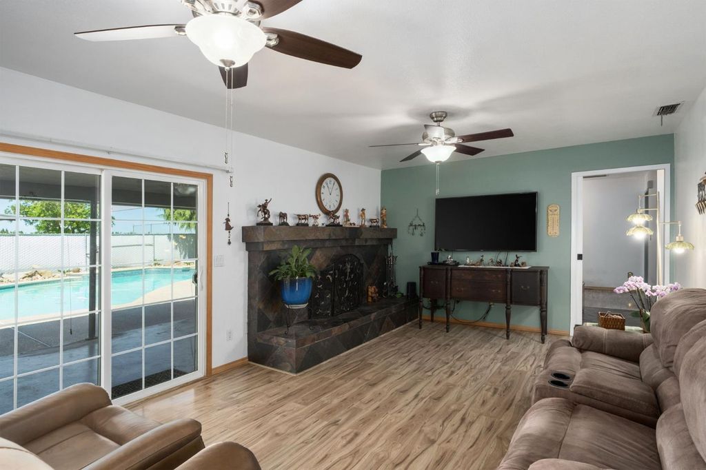 Image 16 of property listing at 8519 S Orange Avenue, Fresno, CA 93725