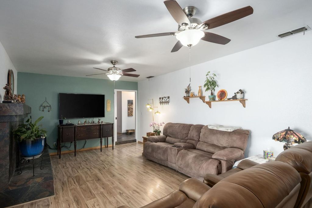 Image 17 of property listing at 8519 S Orange Avenue, Fresno, CA 93725