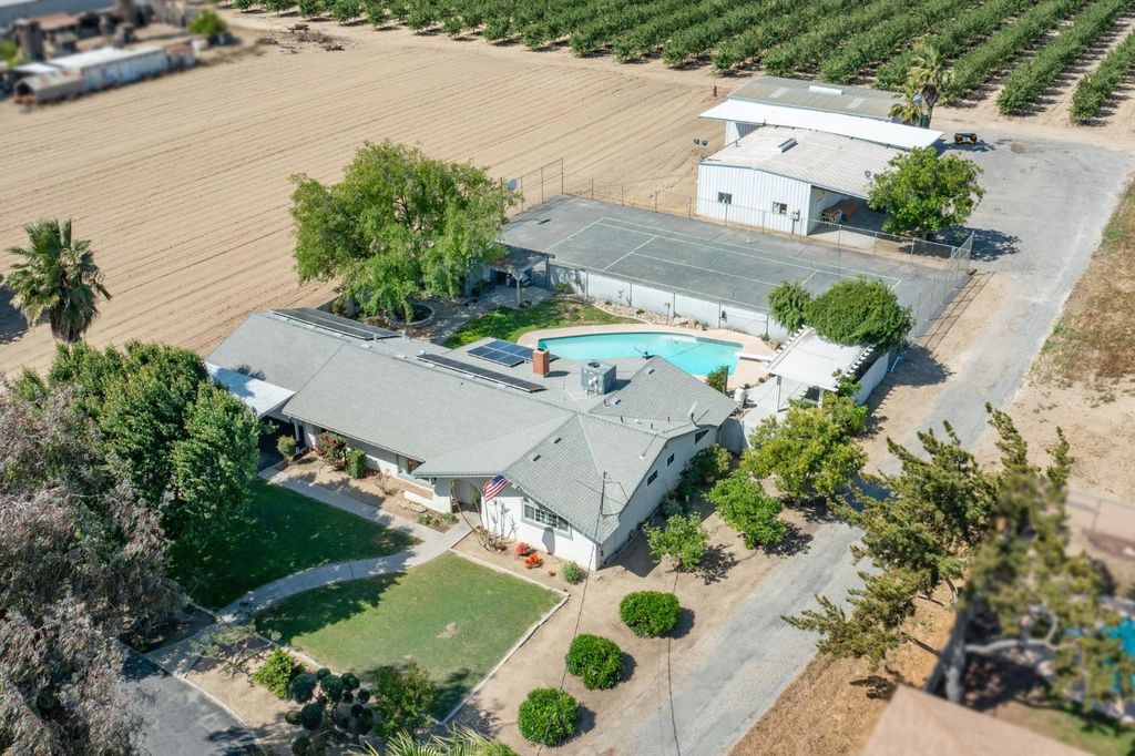 Image 2 of property listing at 8519 S Orange Avenue, Fresno, CA 93725