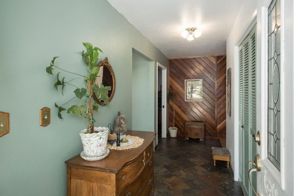 Image 8 of property listing at 8519 S Orange Avenue, Fresno, CA 93725
