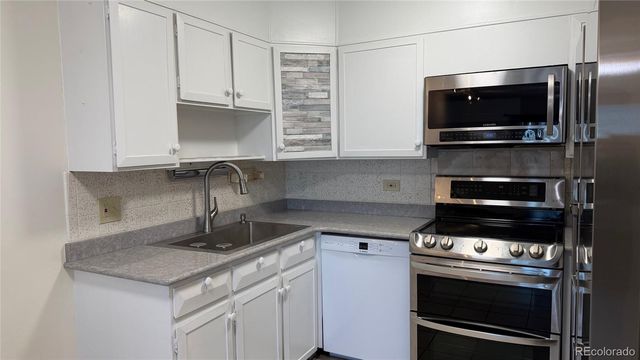 9155 E Center Avenue 2B, Denver, CO 80247