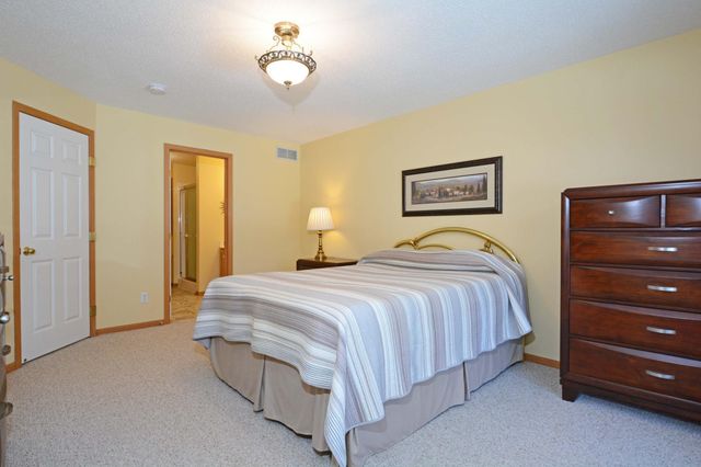 6463 Brook Lane, Savage, MN 55378