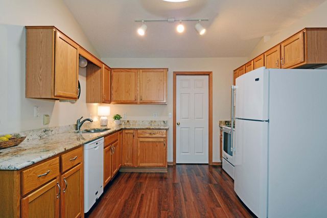 6463 Brook Lane, Savage, MN 55378