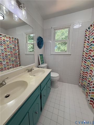 10817 Belvoir Rd, Chester, VA 23831