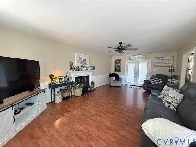 10817 Belvoir Rd, Chester, VA 23831