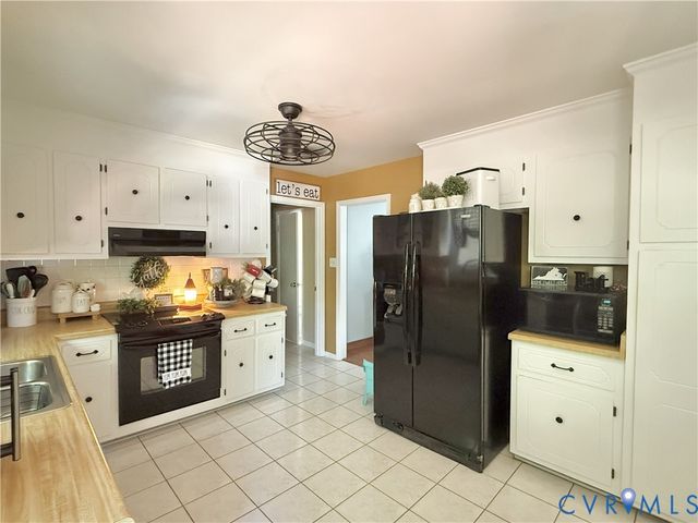 10817 Belvoir Rd, Chester, VA 23831