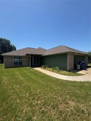 325 Schooner Road, Gun Barrel City, TX 75156